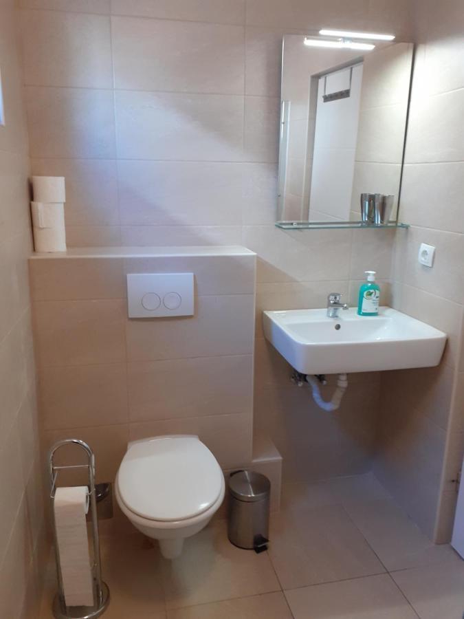 Apartmani Pavic Kustici Exterior photo